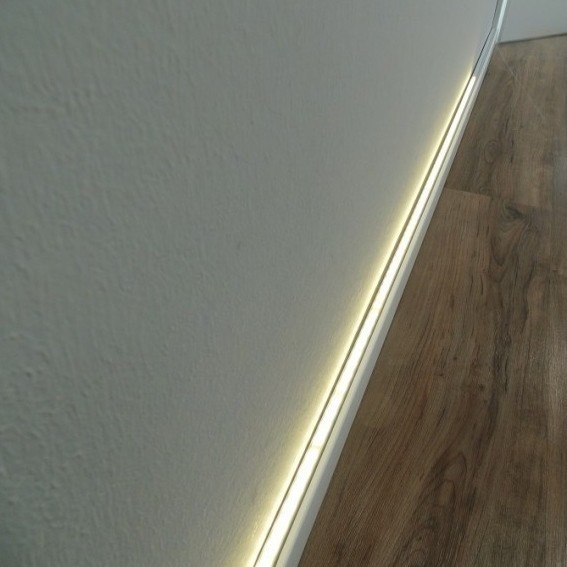 pvc_sockelleisten_indirekte_beleuchtung