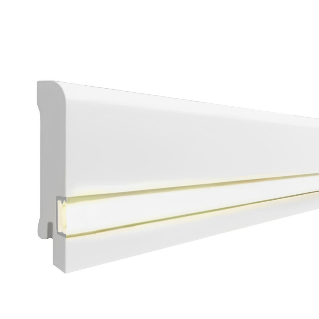 Stilvolle Licht Fußleiste Echtholz furniert lackiert weiß 15 x 70 x 2500 mm by PROVISTON