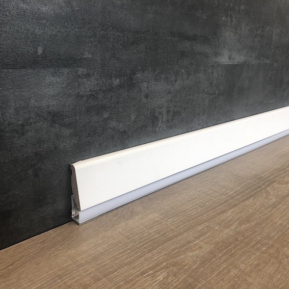 Neuhofer Licht Sockelleiste "Busca" MDF 19 x 73 x 2400 mm Weiß LED Fußleiste