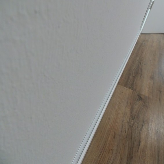 wasserfeste_sockelleiste_weiß